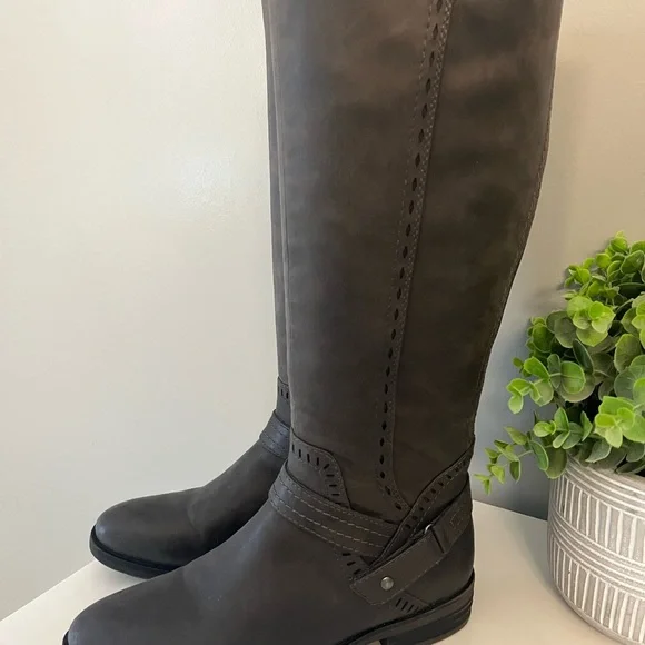 BARETRAPS Gray Knee-High Boots - Picture 3 of 9